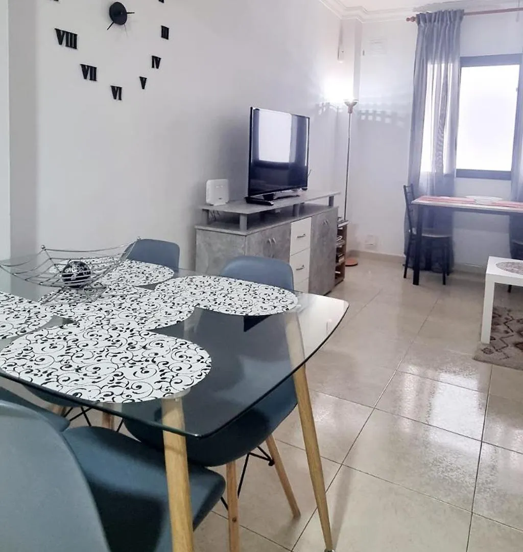 Gasthof Almar We Go! Habitaciones Privadas En Alcala - Private Rooms - Pieces Privees - In Shared Apartment